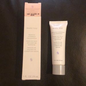 Mary Kay Medium Coverage Foundation - Ivory 100